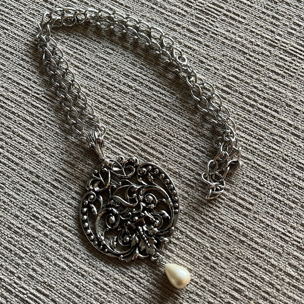 Vintage Avon Necklace Art Nouveau Style Scroll Faux Pearl Drop Pendant Necklace